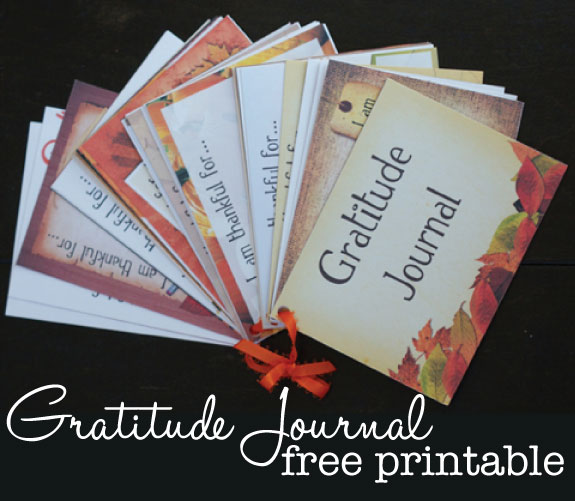 Printable gratitude journal to help us remember our blessings this season | TheSimplePen.com